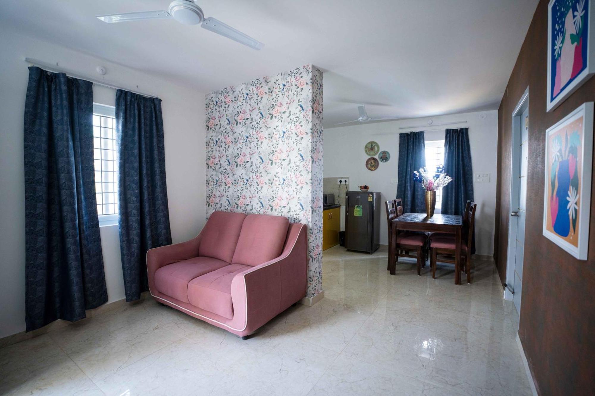 Yellow Bells Studios And Suites Gachibowli Екстериор снимка