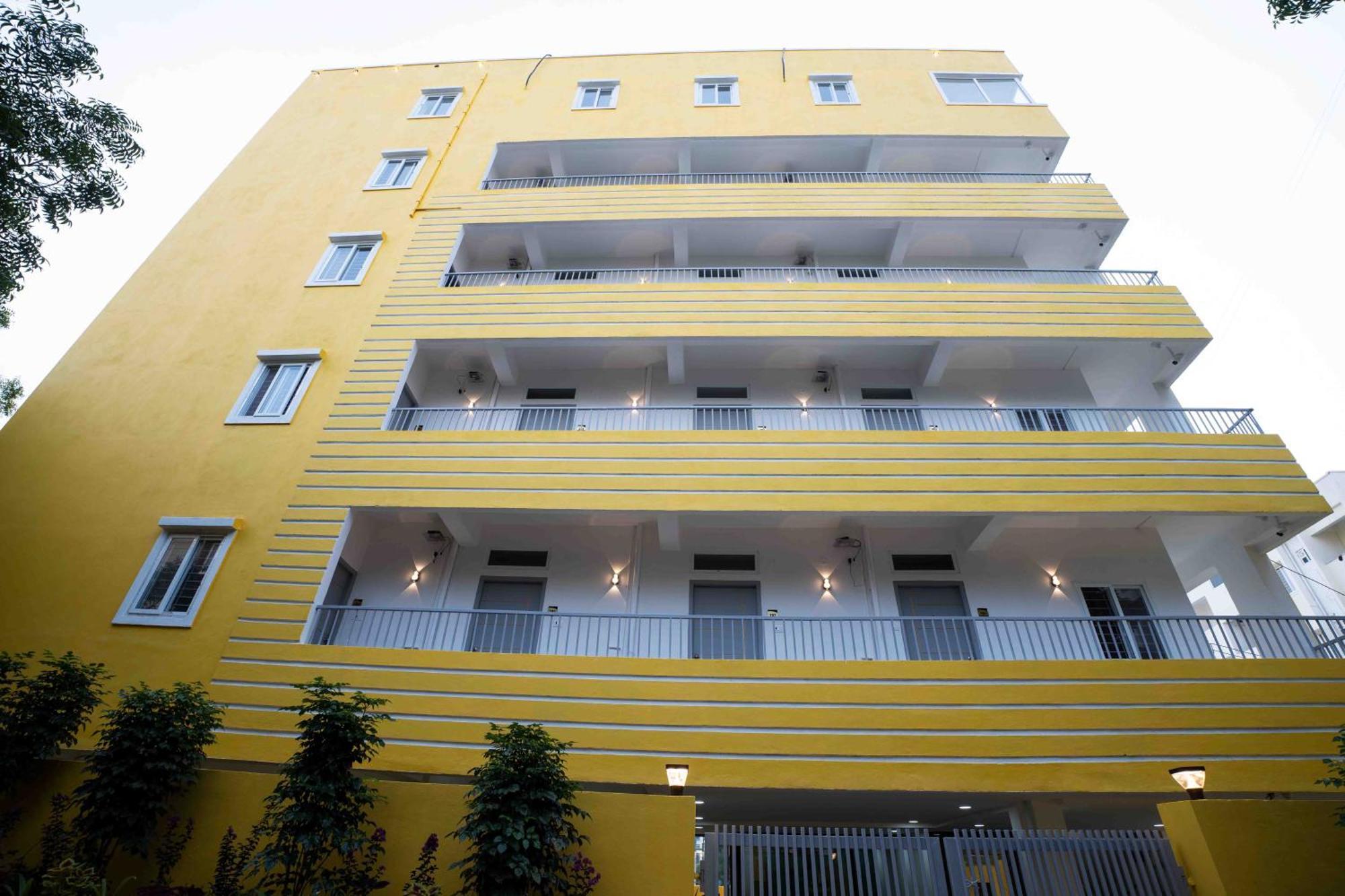 Yellow Bells Studios And Suites Gachibowli Екстериор снимка