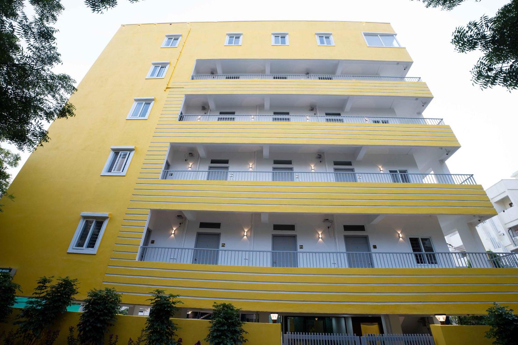 Yellow Bells Studios And Suites Gachibowli Екстериор снимка