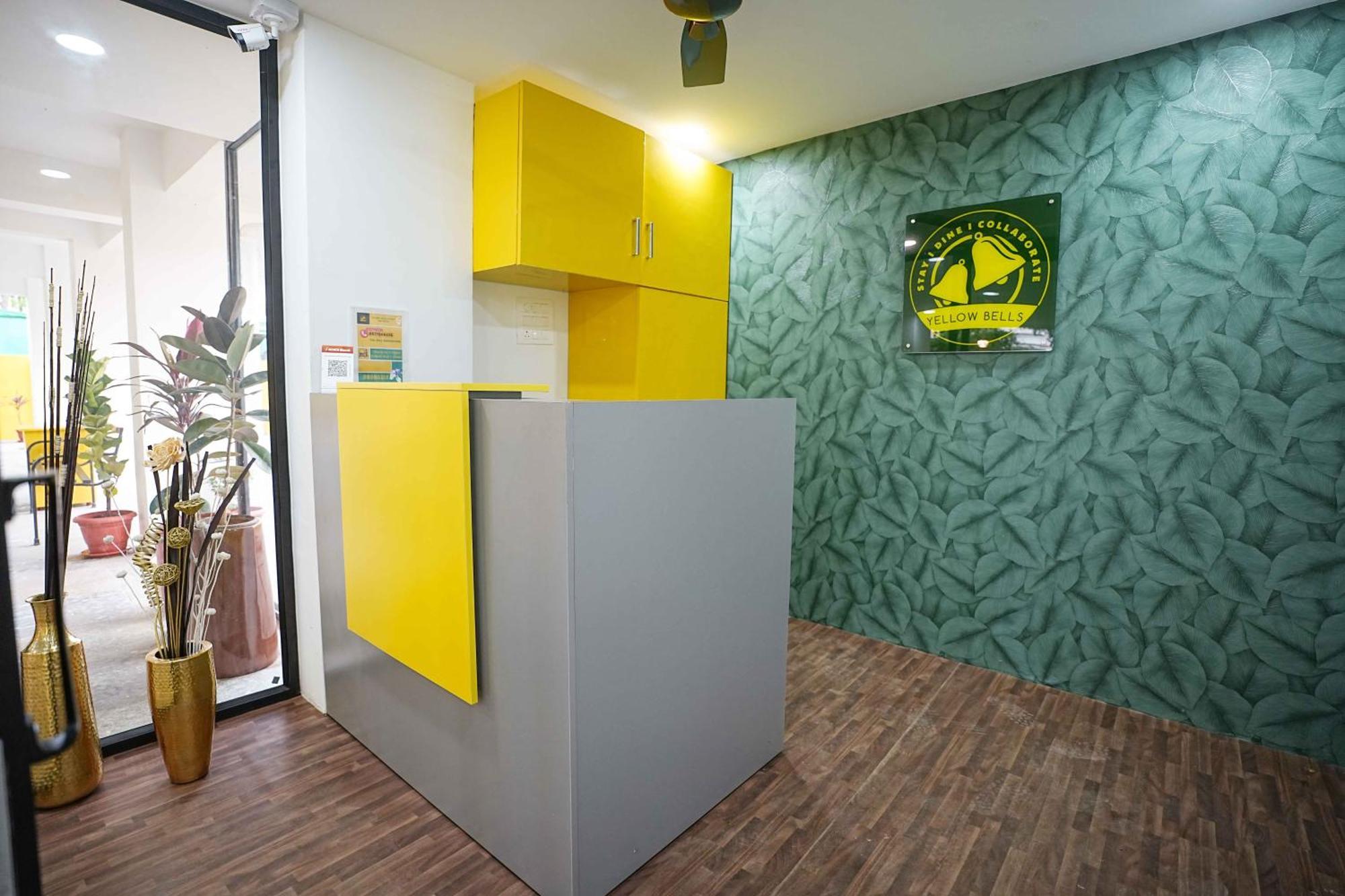 Yellow Bells Studios And Suites Gachibowli Екстериор снимка