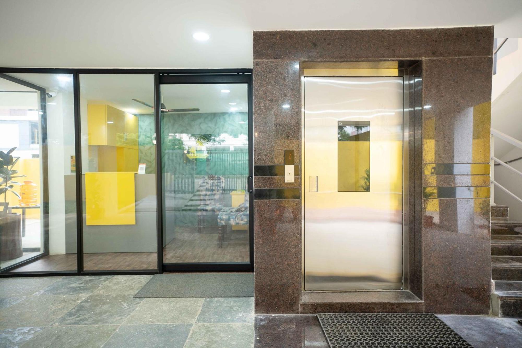 Yellow Bells Studios And Suites Gachibowli Екстериор снимка