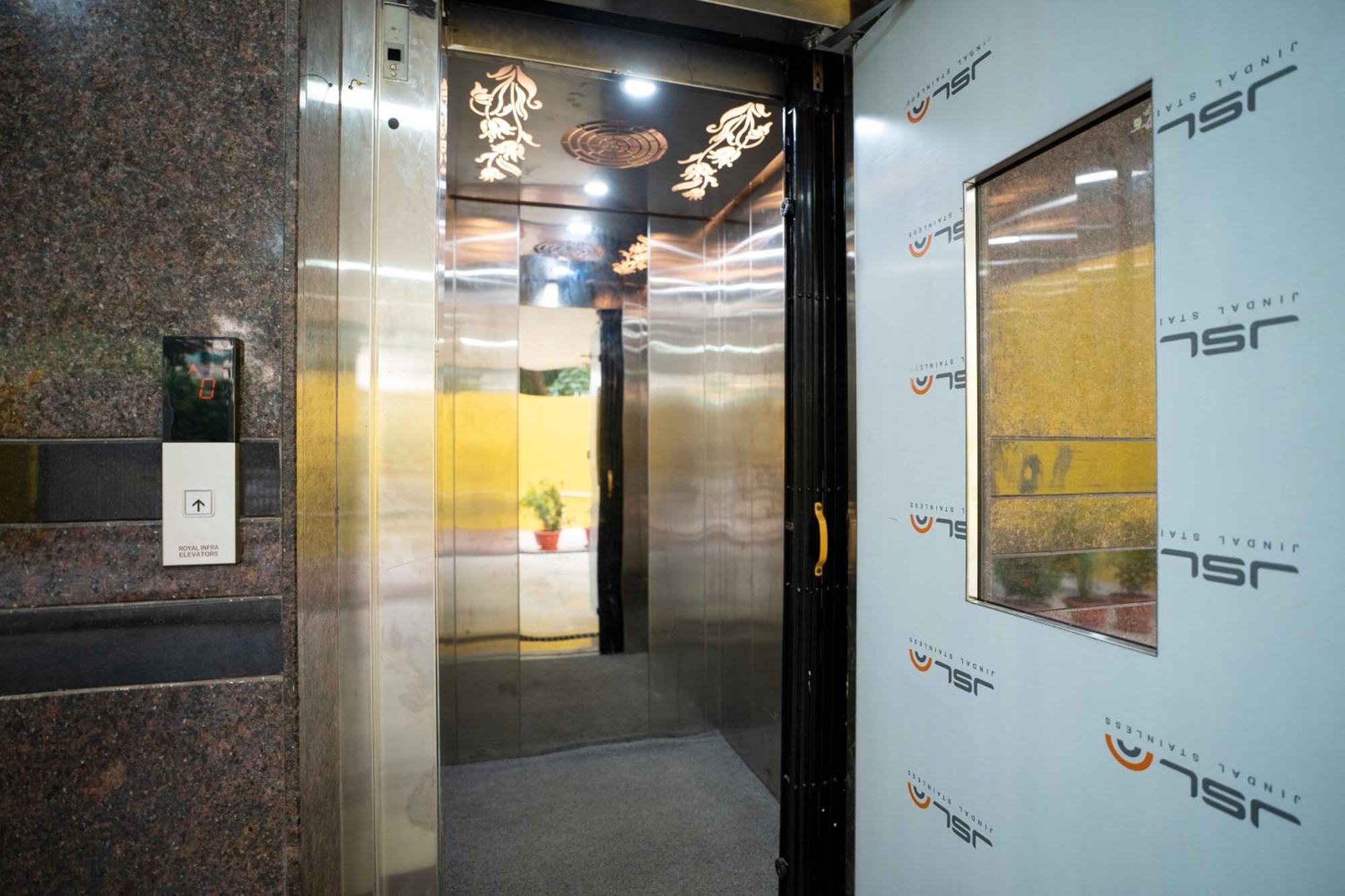 Yellow Bells Studios And Suites Gachibowli Екстериор снимка