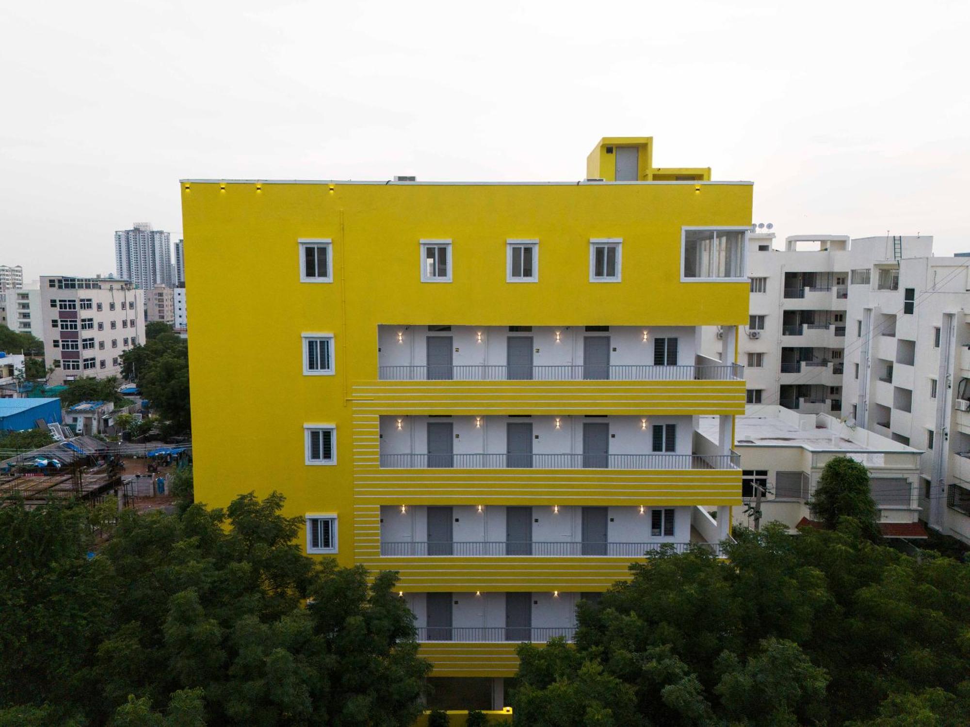 Yellow Bells Studios And Suites Gachibowli Екстериор снимка
