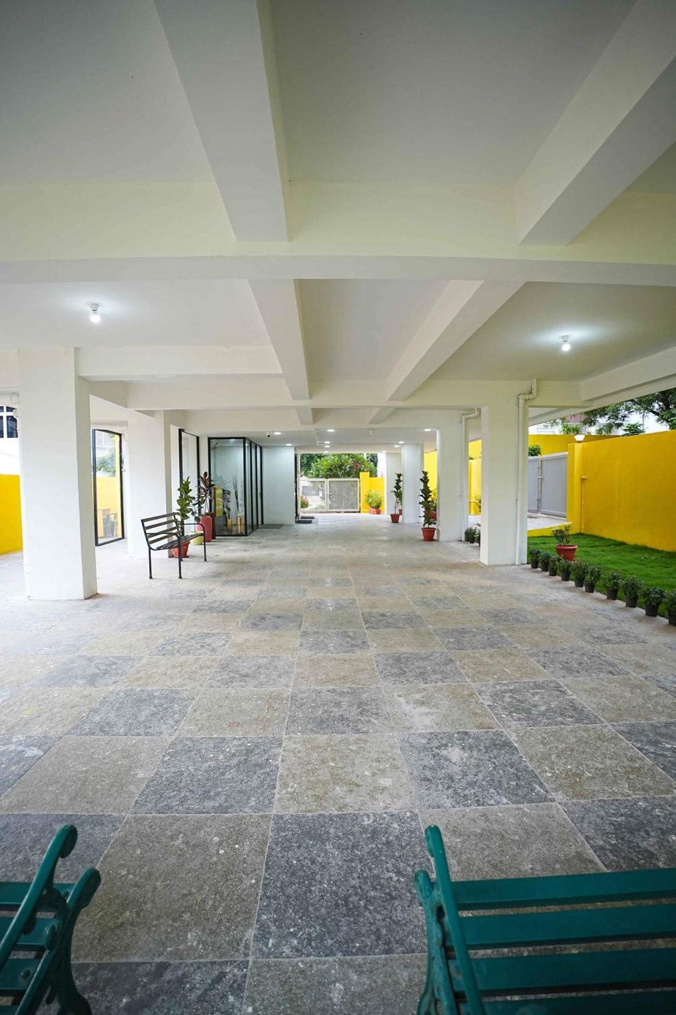 Yellow Bells Studios And Suites Gachibowli Екстериор снимка