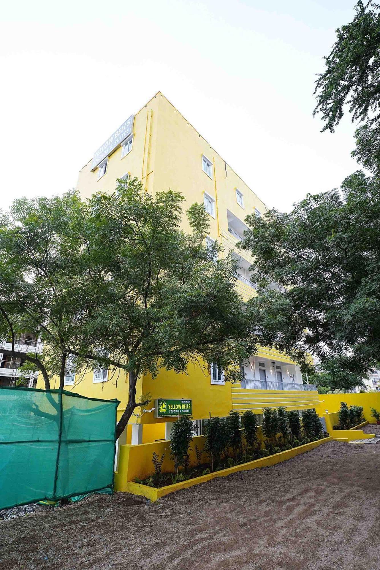 Yellow Bells Studios And Suites Gachibowli Екстериор снимка