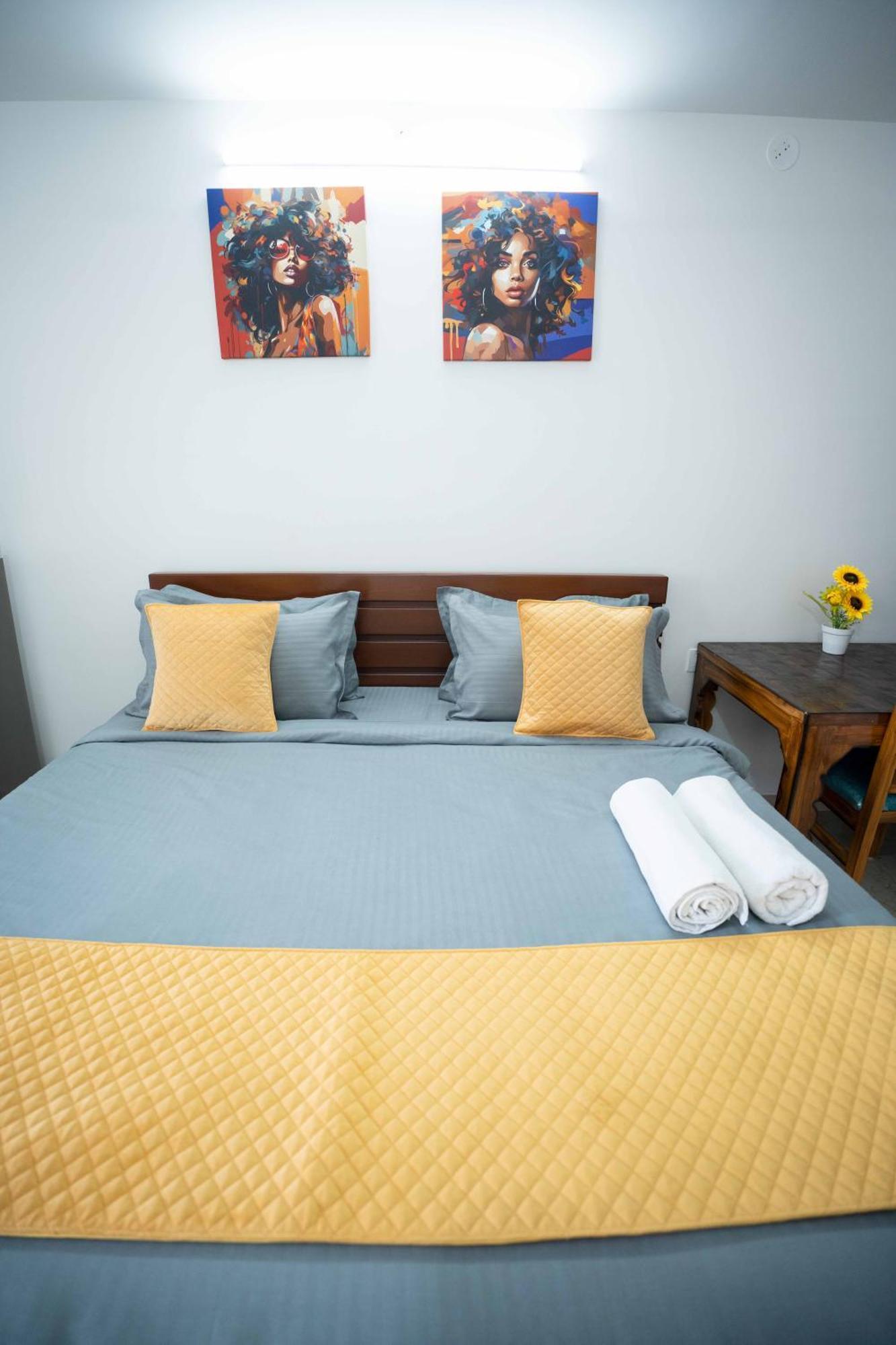 Yellow Bells Studios And Suites Gachibowli Екстериор снимка