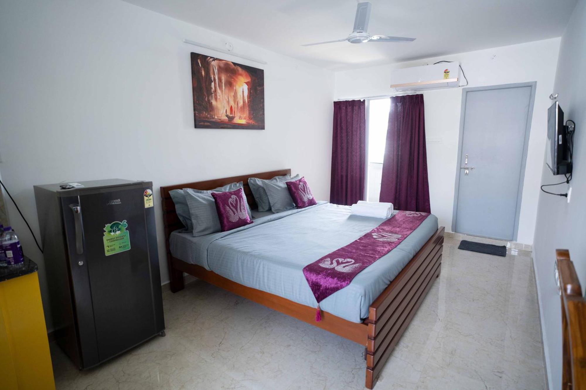 Yellow Bells Studios And Suites Gachibowli Екстериор снимка