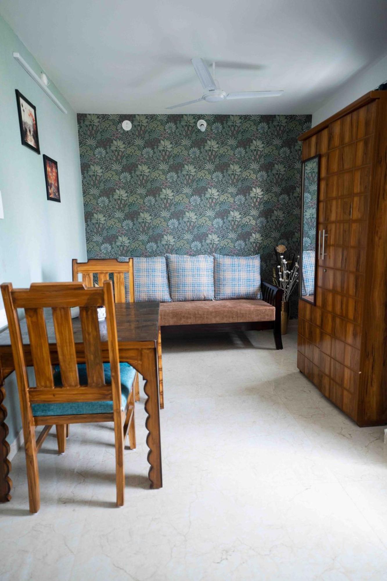 Yellow Bells Studios And Suites Gachibowli Екстериор снимка