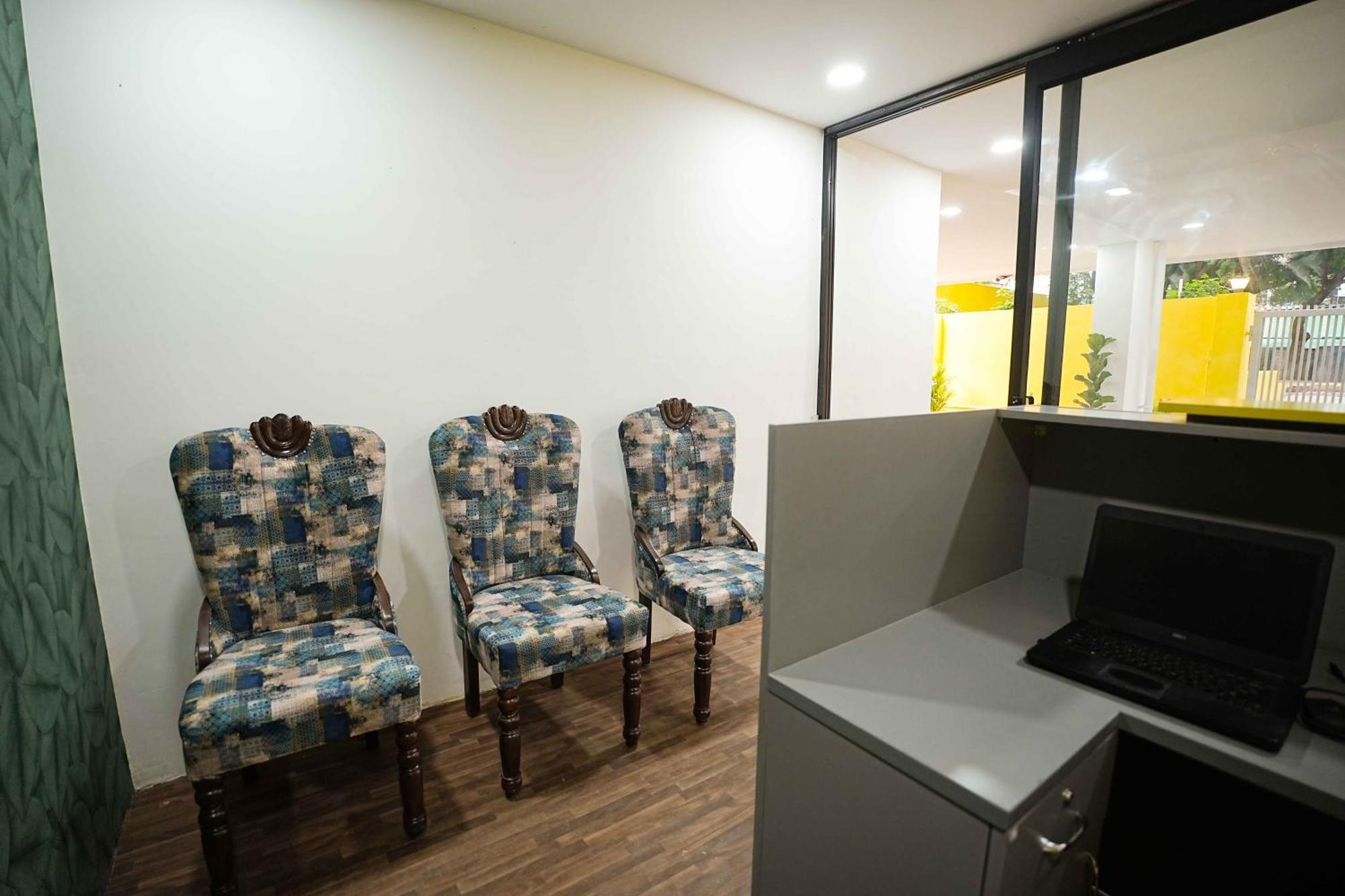 Yellow Bells Studios And Suites Gachibowli Екстериор снимка