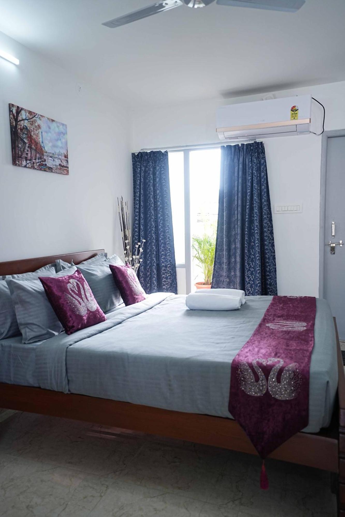 Yellow Bells Studios And Suites Gachibowli Екстериор снимка