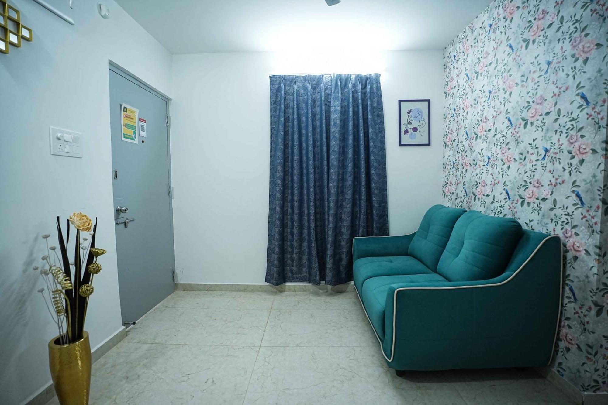 Yellow Bells Studios And Suites Gachibowli Екстериор снимка